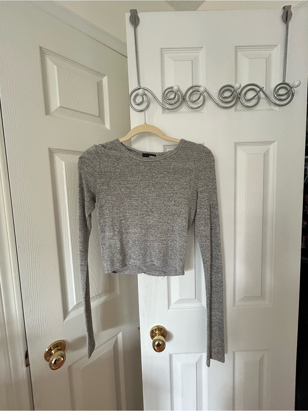 Wilfred Heather Gray Cropped Long-Sleeve Crewneck Top